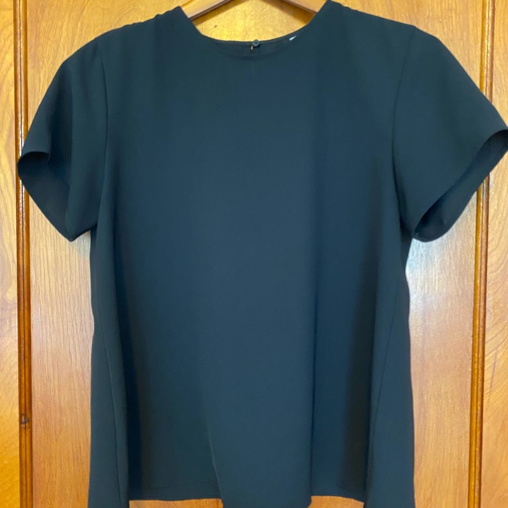 Uniqlo Classic Black Swingy Women's Top Size S